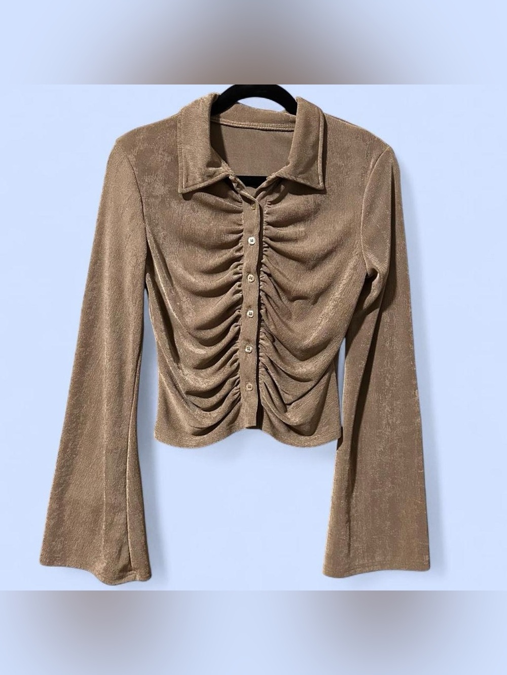 Women’s Ruched Button Front Long Sleeve Crop Top – Taupe/Brown M